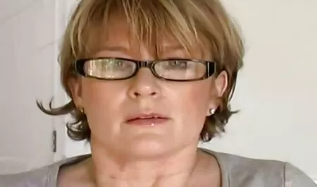 Tata pieprzy swoją darmowe porno do pobrania na telefon córkę żart