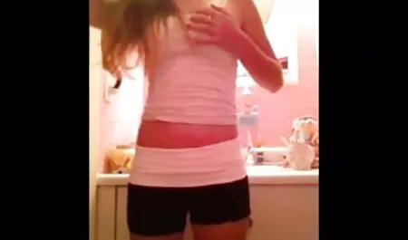 Busty dziewczyna masturbuje cipki filmiki porno do ściągnięcia za darmo
