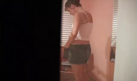 Brutalny atak na młodą dziewczynę porno za darmo film
