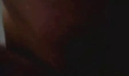 Zaczęła filmy porno za free ciągnąć swojego chłopaka w anal Sperma na ustach