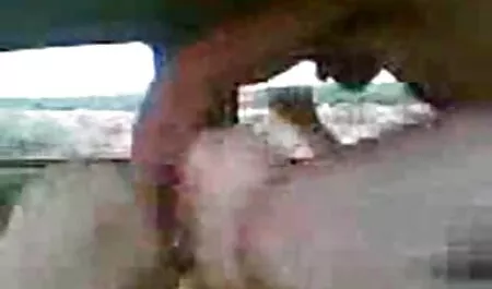 Głodna dziewczyna na darmowe filmy porno free plaży pieprzy