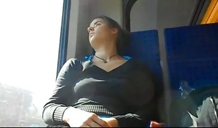 Topless dziewczyna filmiki sex free miga członek czarny kogut