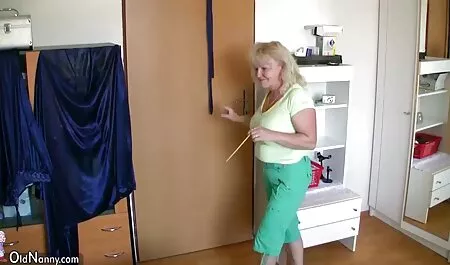 Moja mama ssała kutasa syna, a babcia seks filmy za free wzięła je