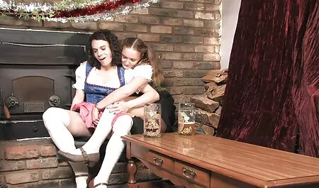 Piękna filmy porno do pobrania za darmo blondynka brała udział w grupowym porno