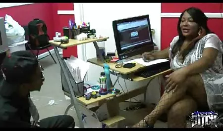 Młode filmy porno do pobrania na telefon dziwki pieprzą swoich chłopaków w zdejmowanej rzeczy