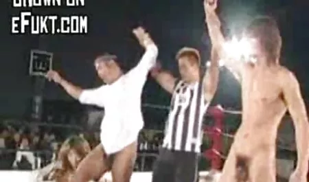 Ciesz sex filmy za free się swoją dziewczyną podczas picia winylu